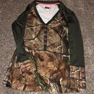 Real tree Camo Under Armour Top